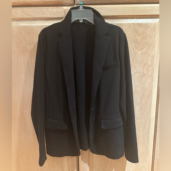 Black Uniqlo Blazer LIKE NEW - Picture 5 of 8